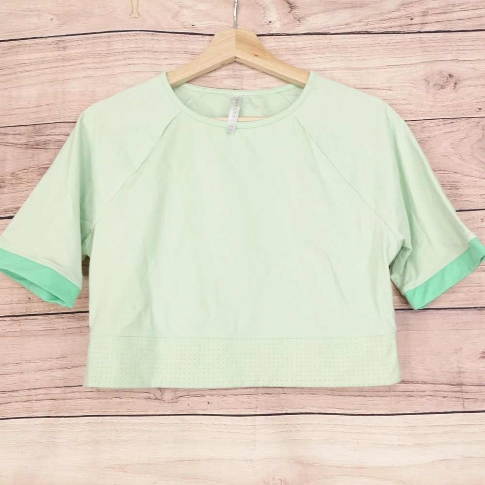 Fabletics Shirt Womens 2XL Short Sleeve Crop Activewear Perforated Hem Athletic